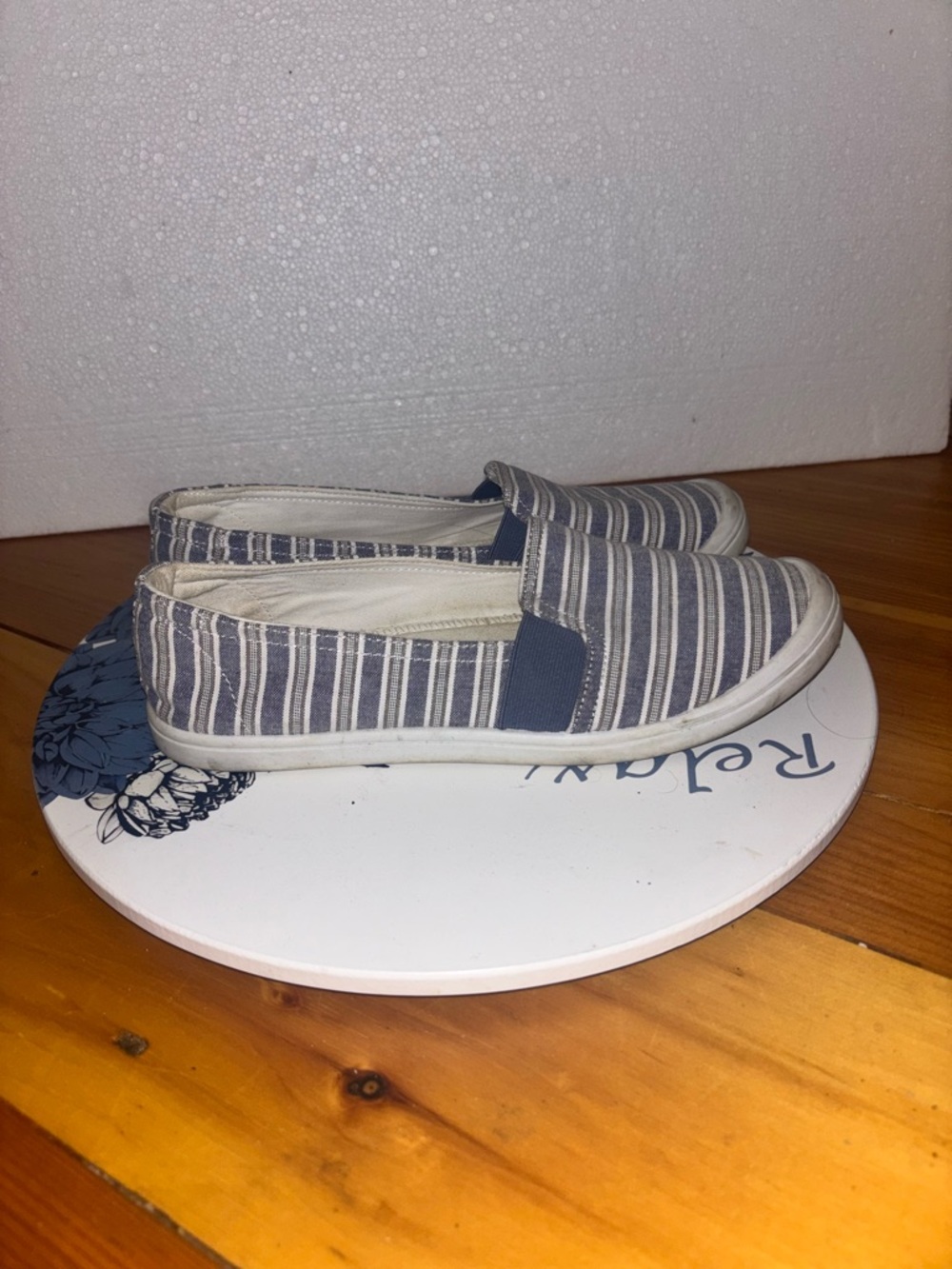 G.H. Bass Striped Slip On Sneakers Size 9 Casual Canvas Shoes